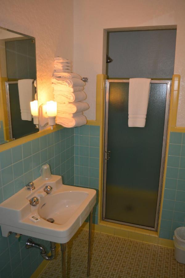 The Evergreen Motel In Kansas Pratt Εξωτερικό φωτογραφία
