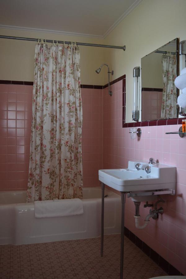The Evergreen Motel In Kansas Pratt Εξωτερικό φωτογραφία