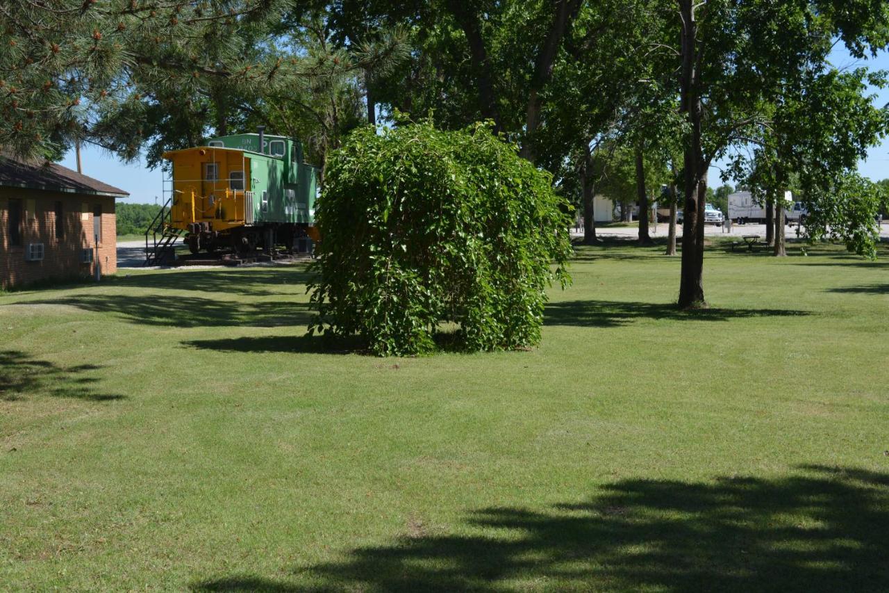 The Evergreen Motel In Kansas Pratt Εξωτερικό φωτογραφία